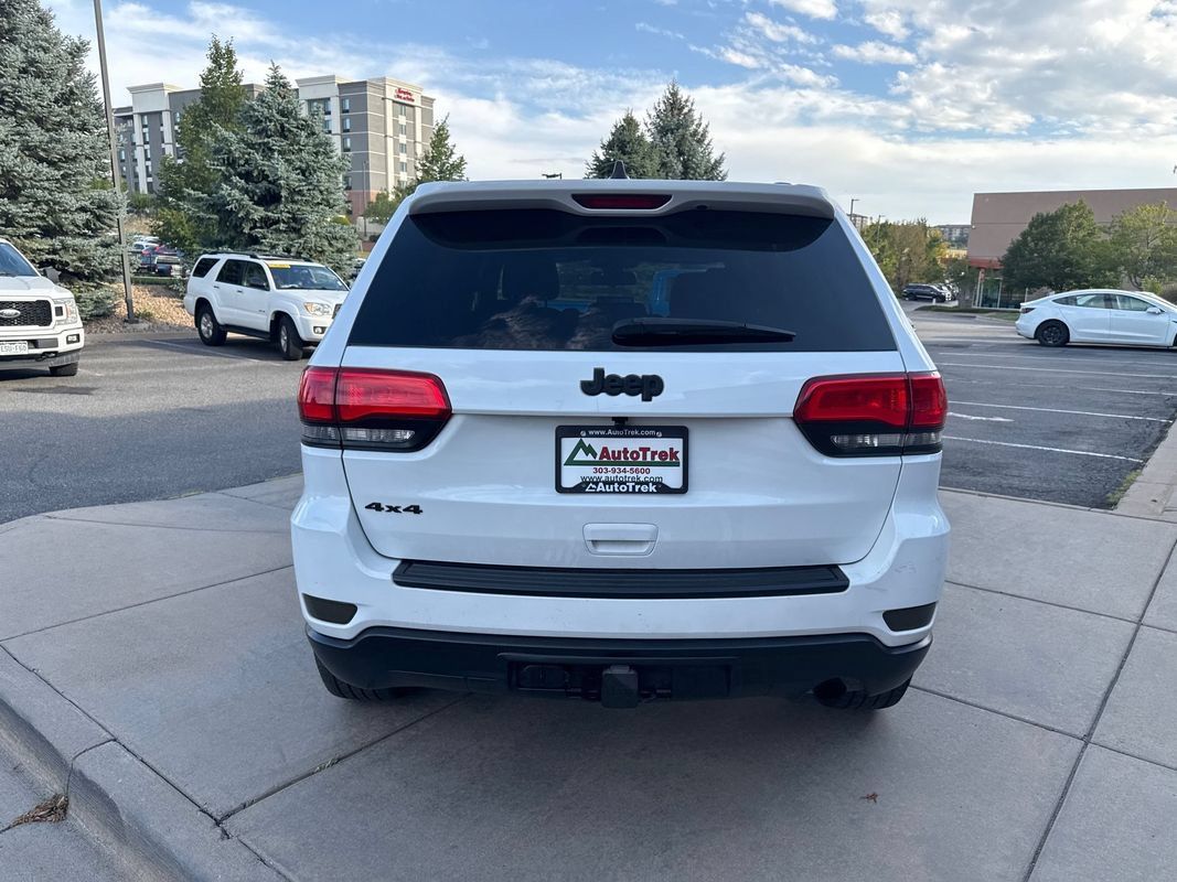 Used 2014 Jeep Grand Cherokee Laredo w/ Security & Convenience Group AWD/4WD image 8