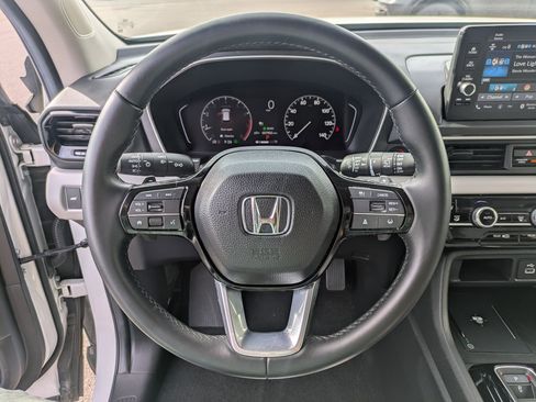 Used 2025 Honda Pilot EX-L image 18