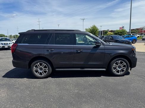 Certified 2025 Ford Expedition Active AWD/4WD image 2