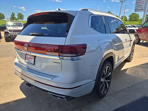 Used 2024 Volkswagen Atlas SEL Premium R-Line AWD/4WD image 10