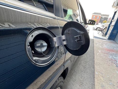 Used 2018 Jeep Cherokee Limited image 10