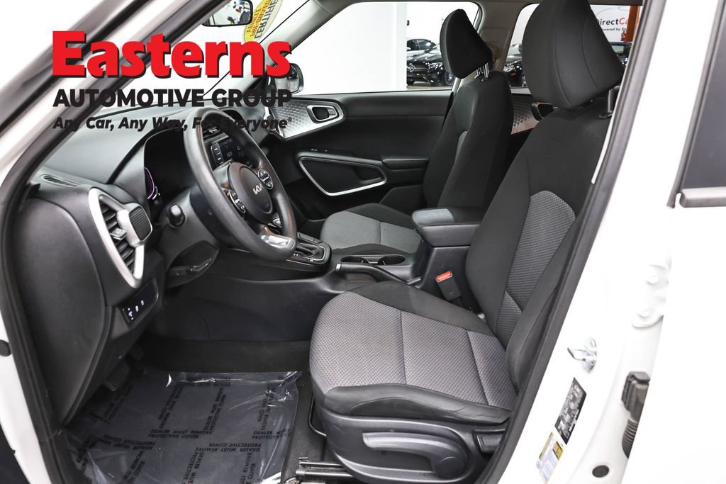 Used 2023 Kia Soul LX FWD image 15