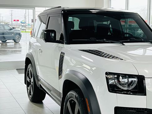 Used 2023 Land Rover Defender 90 X-Dynamic SE AWD/4WD image 5