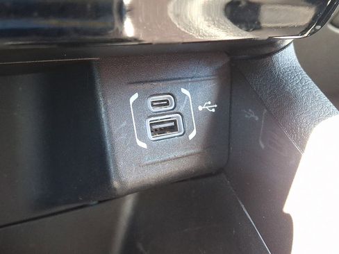 Certified 2024 Jeep Compass Latitude image 23