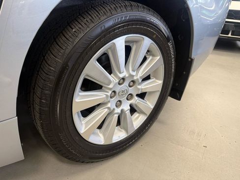 Used 2014 Toyota Sienna Limited image 10