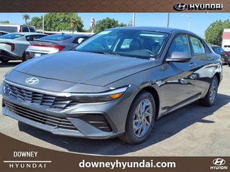 New 2026 Hyundai Elantra Hybrid FWD 360° Tour