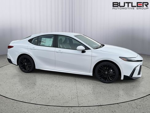New 2026 Toyota Camry SE FWD image 7
