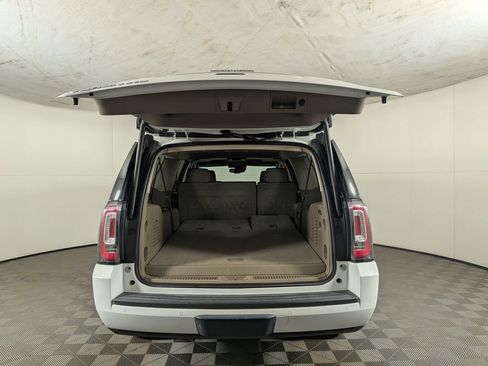 Used 2019 GMC Yukon XL SLT w/ Open Road Package image 9