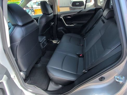 Used 2021 Toyota RAV4 XLE Premium AWD/4WD image 15