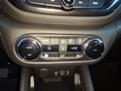 Used 2022 Chevrolet TrailBlazer LT w/ Convenience Package image 17