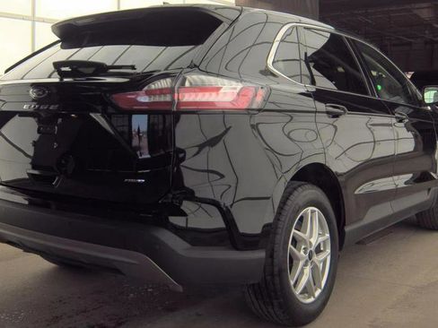 Used 2023 Ford Edge SEL w/ Convenience Package image 2