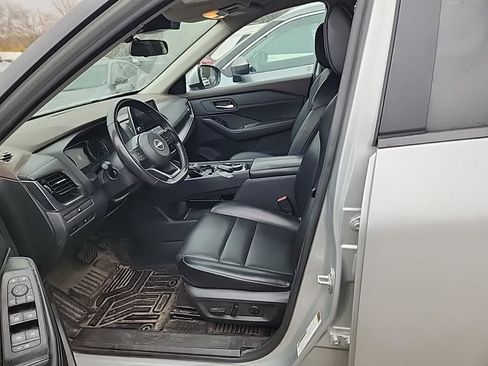 Used 2023 Nissan Rogue SV w/ SV Premium Package image 37