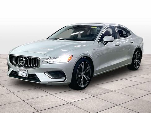 Used 2021 Volvo S60 T8 Inscription image 1