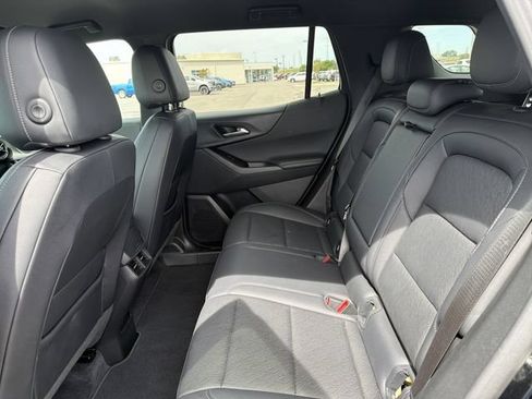 Used 2025 Chevrolet Equinox LT w/ Convenience Package II FWD image 12