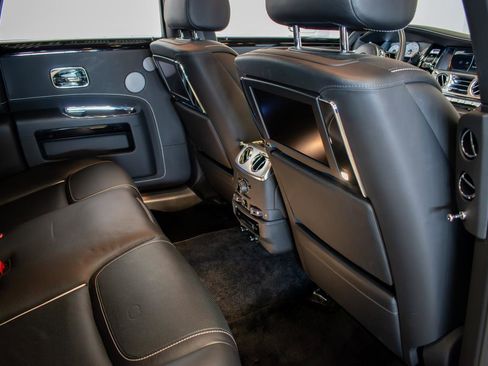 Used 2018 Rolls-Royce Ghost image 31