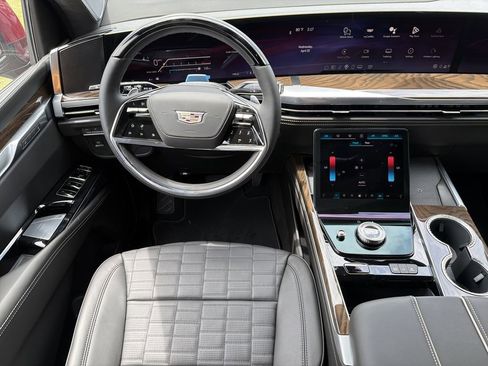 New 2026 Cadillac Escalade Platinum Sport w/ LPO, ONYX Package AWD/4WD image 15