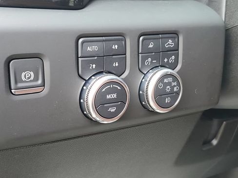 Used 2025 GMC Sierra 2500 Denali Ultimate w/ Snow Plow Prep/Camper Package AWD/4WD image 9