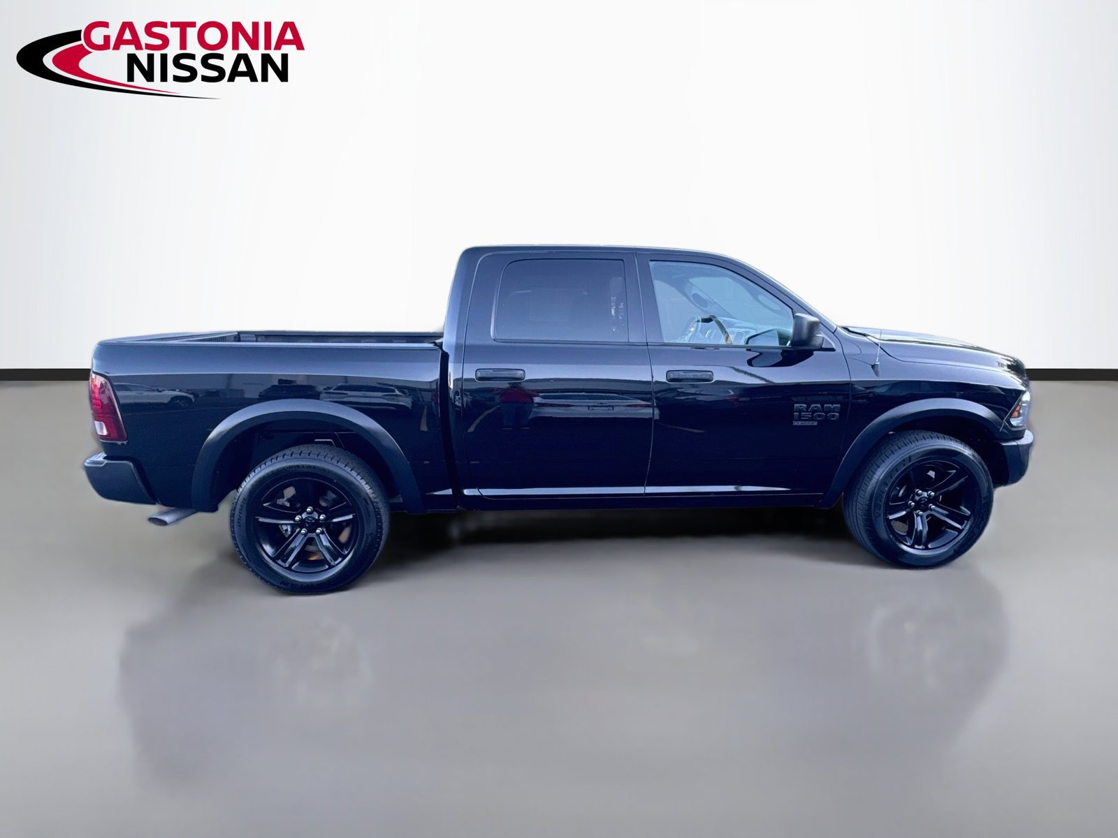 Used 2024 RAM 1500 Warlock AWD/4WD image 10