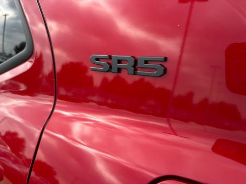 Used 2025 Toyota 4Runner SR5 AWD/4WD image 10