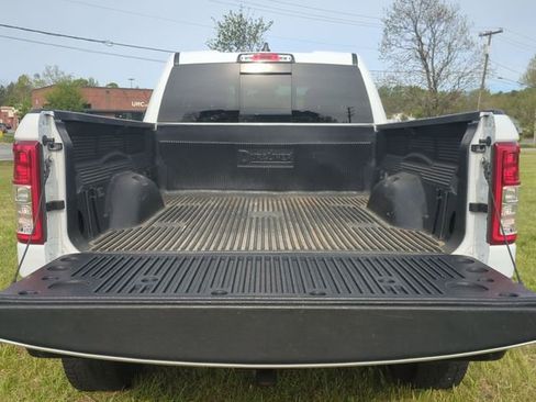 Used 2022 RAM 1500 Big Horn AWD/4WD image 32