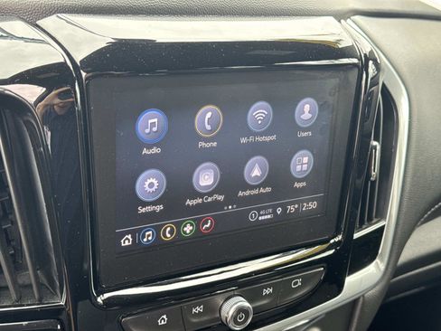 Used 2023 Chevrolet Traverse LT FWD image 13