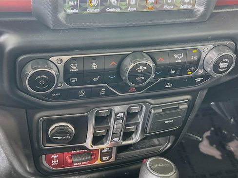Used 2023 Jeep Gladiator Rubicon w/ LED Lighting Group AWD/4WD image 16