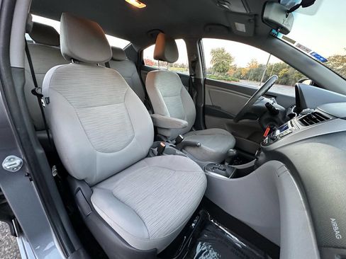Used 2015 Hyundai Accent GLS image 15