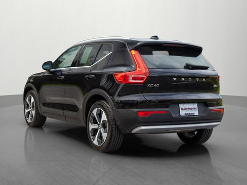 Used 2025 Volvo XC40 B5 Plus image 5
