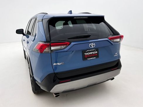 Used 2022 Toyota RAV4 SE w/ Convenience Package image 8