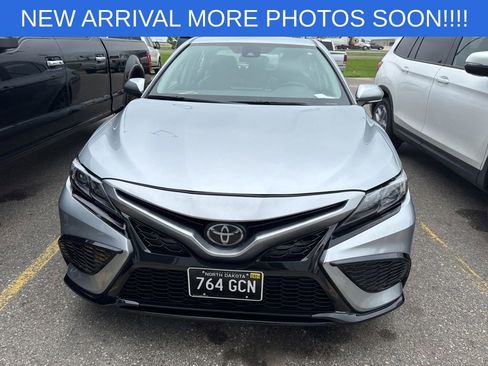 Used 2024 Toyota Camry SE FWD image 2