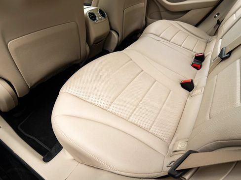Used 2018 Mercedes-Benz GLC 300 4MATIC image 28