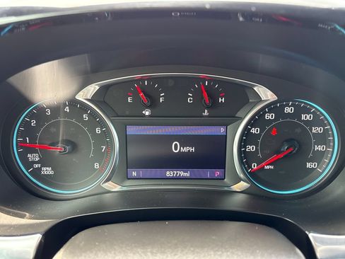 Used 2022 Chevrolet Traverse LT FWD image 19
