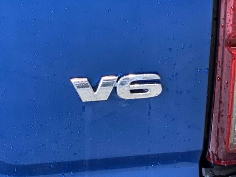 Used 2017 Toyota Tacoma TRD Sport AWD/4WD image 12