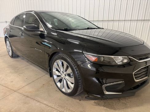 Used 2018 Chevrolet Malibu Premier w/ Premier Sun and Wheel Package FWD image 11