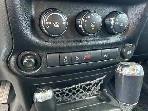 Used 2012 Jeep Wrangler Unlimited Sahara w/ Dual Top Group image 22