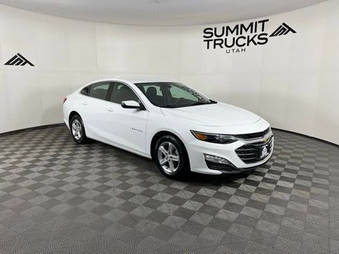Used 2024 Chevrolet Malibu LT FWD image 2