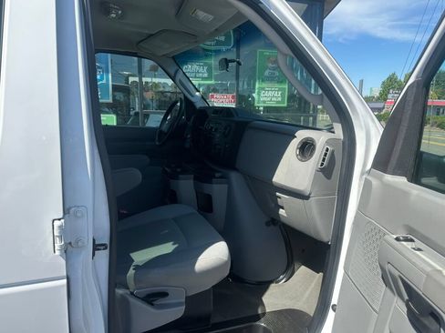 Used 2009 Ford E-350 and Econoline 350 XLT RWD image 16