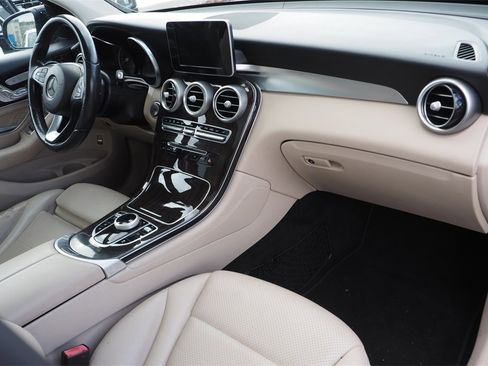 Used 2017 Mercedes-Benz GLC 300 4MATIC image 20