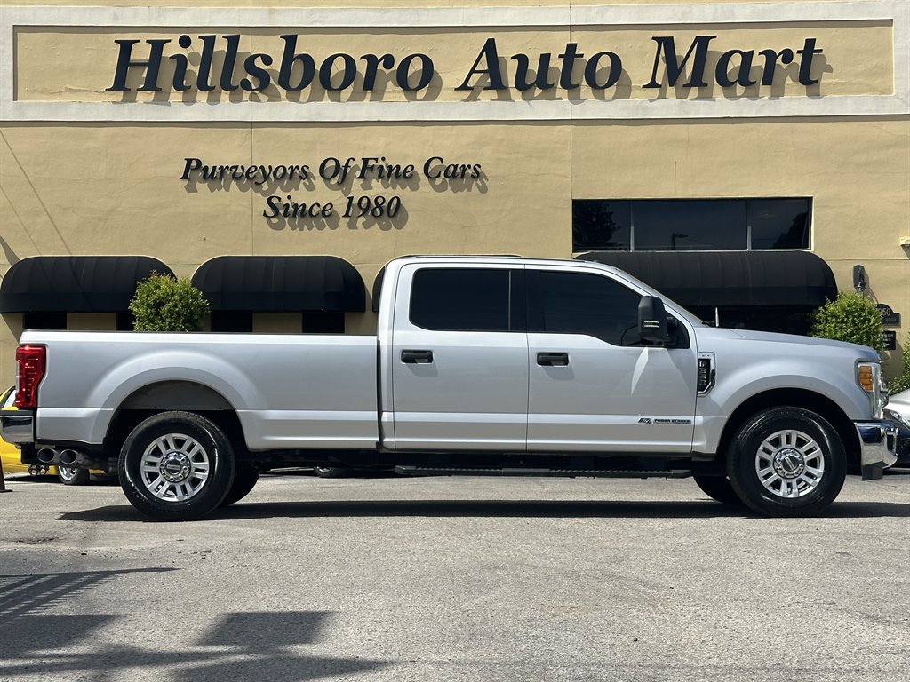 Used 2017 Ford F350 XLT w/ XLT Value Package RWD image 4