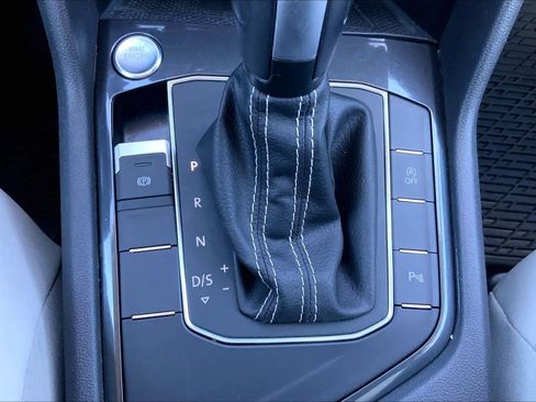 Used 2021 Volkswagen Tiguan SEL w/ 3-Row Tiguan MDO Package image 29