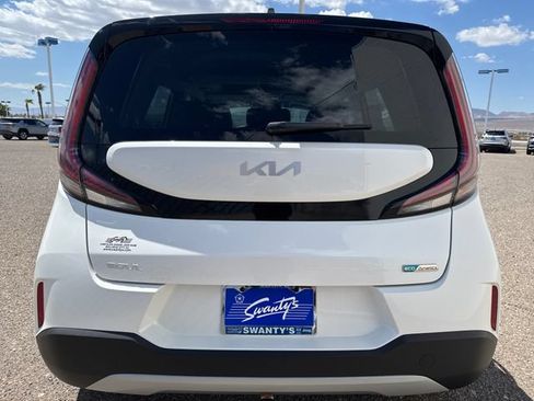 Used 2025 Kia Soul EX FWD image 4