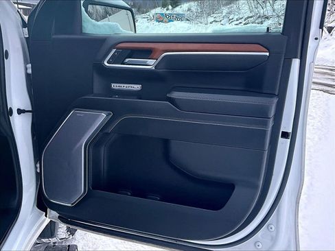 Used 2023 GMC Sierra 1500 Denali w/ Denali Reserve Package image 12