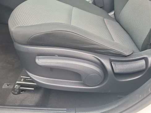 Used 2020 Kia Soul LX FWD image 23