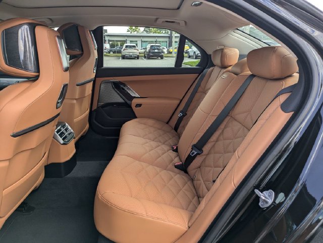 New 2027 BMW 740i RWD image 14