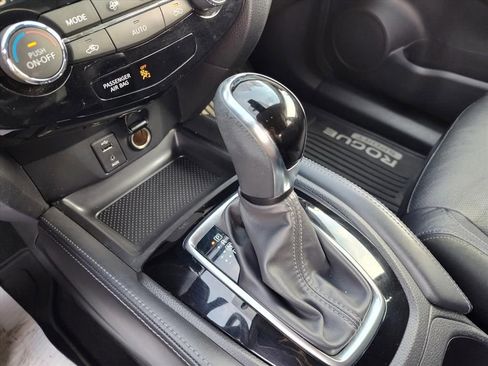 Used 2017 Nissan Rogue Sport SL w/ SL Premium Package image 25