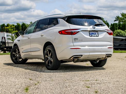 Used 2021 Buick Enclave Avenir w/ Avenir Technology Package AWD/4WD image 8