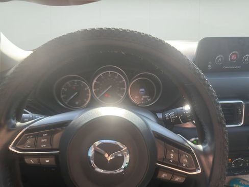 Used 2018 MAZDA CX-5 Touring w/ Preferred Equipment Package AWD/4WD image 10