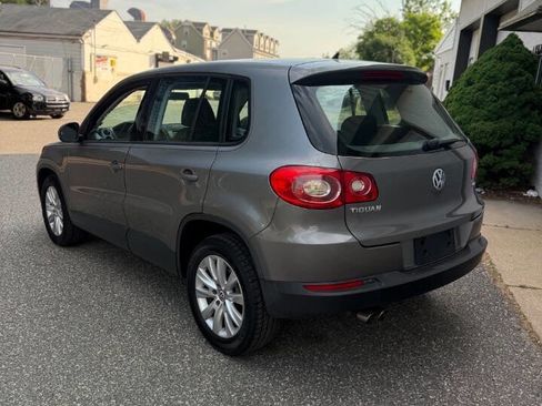 Used 2009 Volkswagen Tiguan S FWD image 5