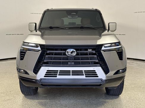 Used 2025 Lexus GX 550 w/ Accessory Package (2T) AWD/4WD image 8