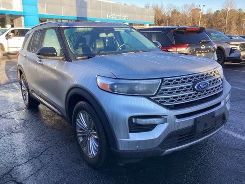 Used 2020 Ford Explorer Limited w/ Class III Trailer Tow Package image 2